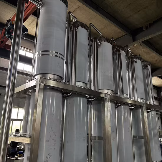 Многоступенчатая четырехступенчатая молекулярная дистилляционная машина ближнего действия для впрыска воды из нержавеющей стали.